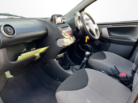 Toyota Aygo 1.0 VVT-i Fire 5dr [AC] 2