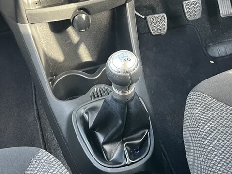 Toyota Aygo 1.0 VVT-i Fire 5dr [AC] 26