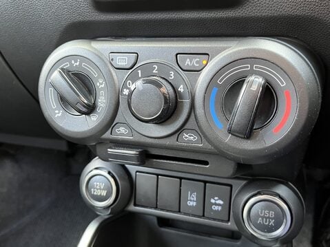 Suzuki Ignis 1.2 Dualjet 12V Hybrid SZ-T 5dr 28