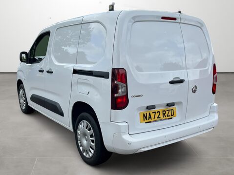 Vauxhall Combo Cargo 2000 1.5 Turbo D 100ps H1 Sportive Van [6 Speed] 3