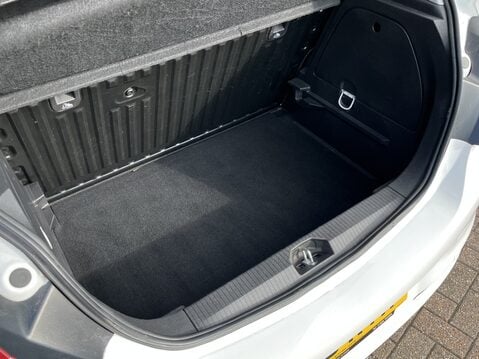 Vauxhall Corsa 1.4 SRi Vx-line Nav Black 5dr 30