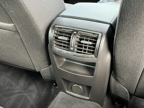 Vauxhall Insignia 1.8i VVT SRi 5dr 33