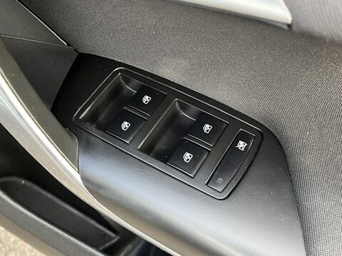 Vauxhall Insignia 1.8i VVT SRi 5dr 20