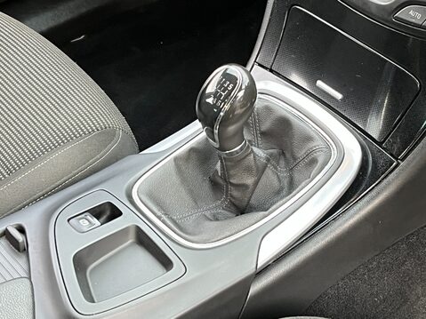 Vauxhall Insignia 1.8i VVT SRi 5dr 27