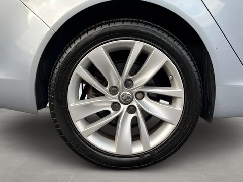 Vauxhall Insignia 1.8i VVT SRi 5dr 12