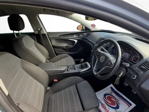Vauxhall Insignia 1.8i VVT SRi 5dr 2