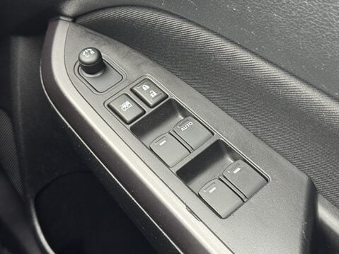 Suzuki Vitara 1.0 Boosterjet SZ-T 5dr Auto 31