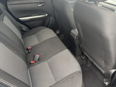 Suzuki Vitara 1.0 Boosterjet SZ-T 5dr Auto 32
