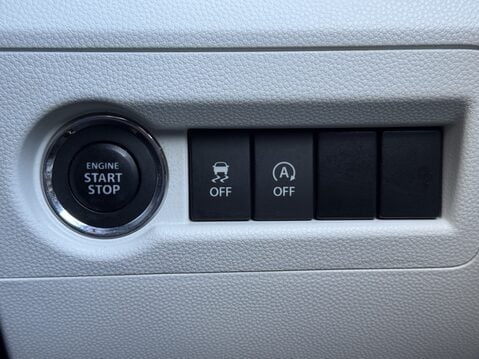 Suzuki Ignis 1.2 Dualjet SHVS SZ5 5dr 27