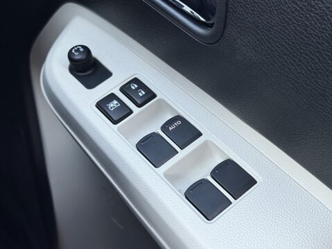 Suzuki Ignis 1.2 Dualjet SHVS SZ5 5dr 28