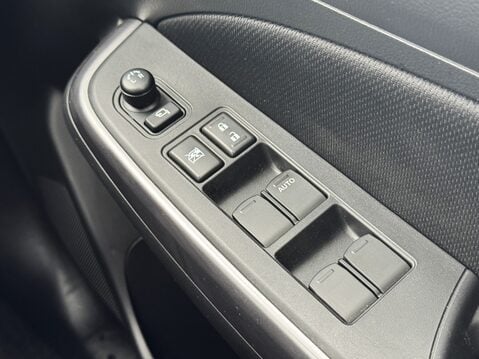 Suzuki Swift 1.2 Dualjet 83 12V Hybrid SZ5 5dr 29