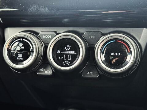 Suzuki Swift 1.2 Dualjet 83 12V Hybrid SZ5 5dr 23