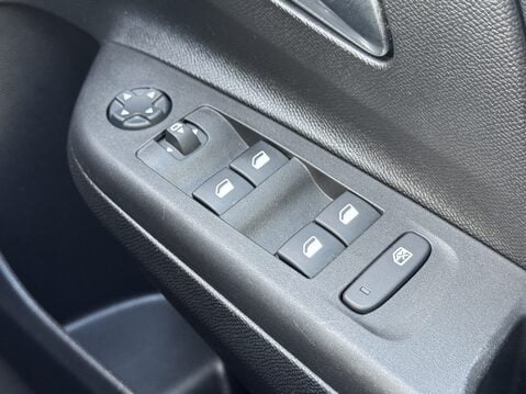 Vauxhall Corsa 1.2 Turbo Elite Nav Premium 5dr Auto 32