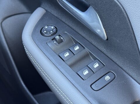 Vauxhall Mokka 1.2 Turbo 100 Elite Nav Premium 5dr 31