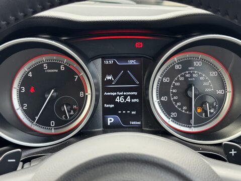 Suzuki Swift 1.2 Dualjet 83 12V Hybrid SZ5 5dr Auto 21