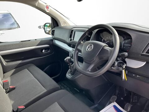 Vauxhall Vivaro 2700 1.5d 120PS Dynamic H1 Van 19