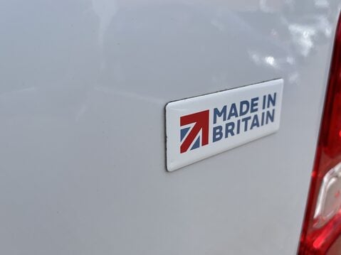 Vauxhall Vivaro 2700 1.5d 120PS Dynamic H1 Van 11