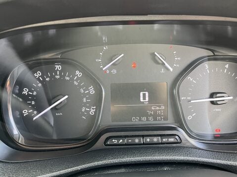 Vauxhall Vivaro 2700 1.5d 120PS Dynamic H1 Van 20