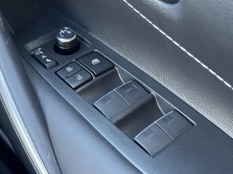 Suzuki Swace 1.8 Hybrid Ultra 5dr CVT 30