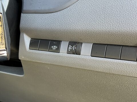 Vauxhall Vivaro 2700 1.5d 100PS Sportive H1 Van 26