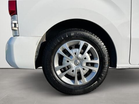 Vauxhall Vivaro 2700 1.5d 100PS Sportive H1 Van 15