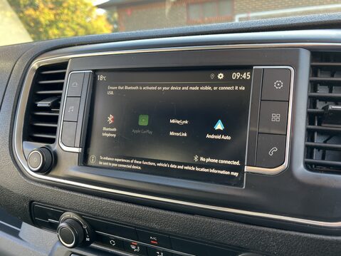 Vauxhall Vivaro 2700 1.5d 100PS Sportive H1 Van 29