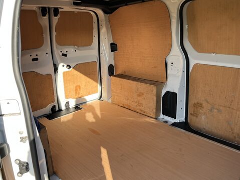 Vauxhall Vivaro 2700 1.5d 100PS Sportive H1 Van 17