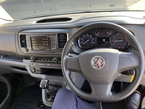 Vauxhall Vivaro 2700 1.5d 100PS Sportive H1 Van 23