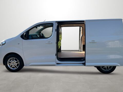 Vauxhall Vivaro 2700 1.5d 100PS Sportive H1 Van 8