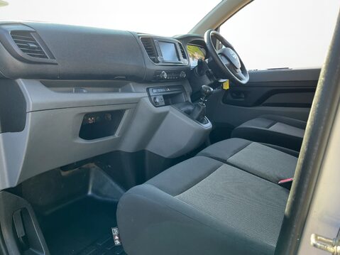 Vauxhall Vivaro 2700 1.5d 100PS Sportive H1 Van 2