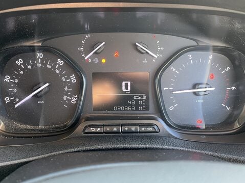 Vauxhall Vivaro 2700 1.5d 100PS Sportive H1 Van 24