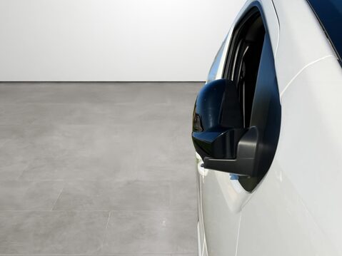 Vauxhall Vivaro 2700 1.5d 100PS Sportive H1 Van 14