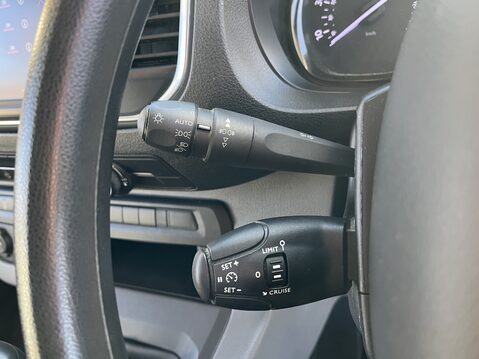 Vauxhall Vivaro 2700 1.5d 100PS Sportive H1 Van 27