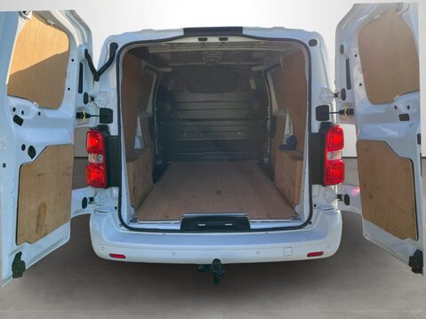 Vauxhall Vivaro 2700 1.5d 100PS Sportive H1 Van 10