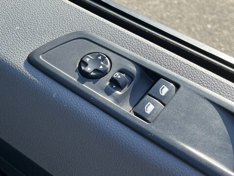 Vauxhall Vivaro 2700 1.5d 100PS Sportive H1 Van 25