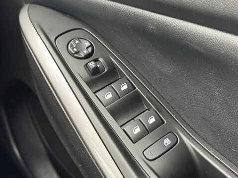 Vauxhall Grandland 1.2 Hybrid [136] Ultimate 5dr e-DCT6 33