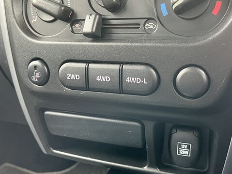 Suzuki Jimny 1.3 VVT SZ4 3dr Auto 26