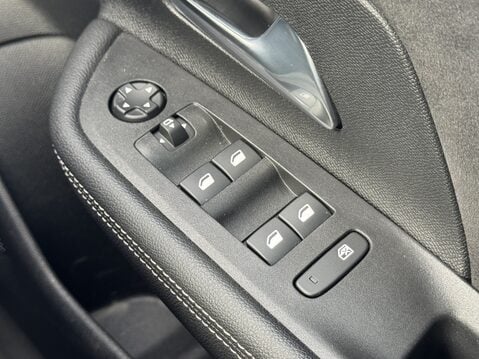 Vauxhall Mokka 100kW Ultimate 50kWh 5dr Auto 31