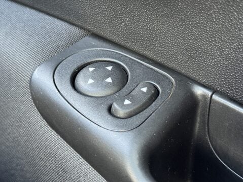 Fiat 500 1.0 Mild Hybrid Lounge 3dr 28