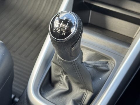 Suzuki Vitara 1.6 SZ5 5dr 26