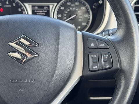 Suzuki Vitara 1.6 SZ5 5dr 29