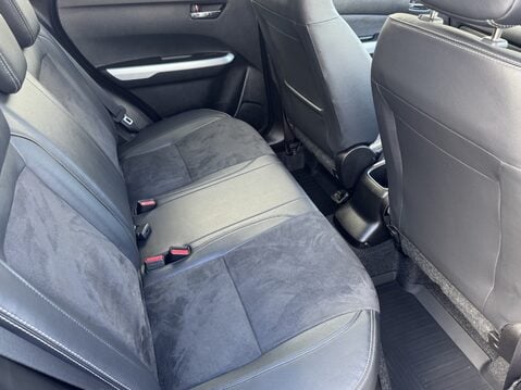 Suzuki Vitara 1.6 SZ5 5dr 32