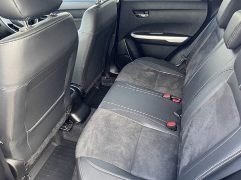 Suzuki Vitara 1.6 SZ5 5dr 33