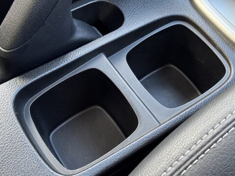 Suzuki Vitara 1.6 SZ5 5dr 27