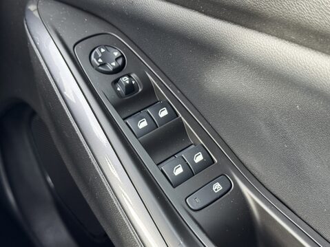 Vauxhall Grandland X 1.2 Turbo Elite Nav 5dr 30