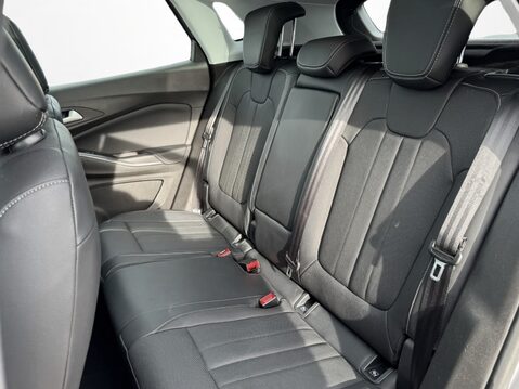 Vauxhall Grandland X 1.2 Turbo Elite Nav 5dr 34