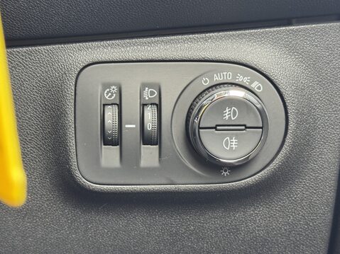 Vauxhall Corsa 1.4 Griffin 5dr 28