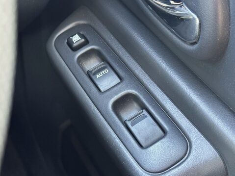 Suzuki Jimny 1.3 VVT SZ4 3dr 26
