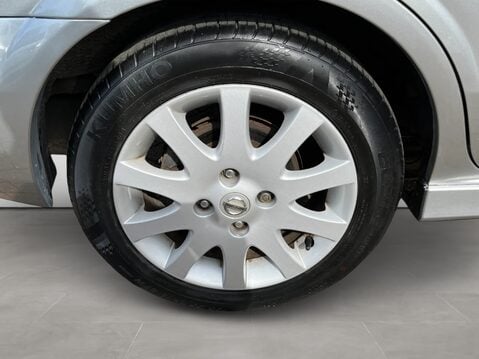 Nissan Almera 1.8 16v SXE 5dr 11