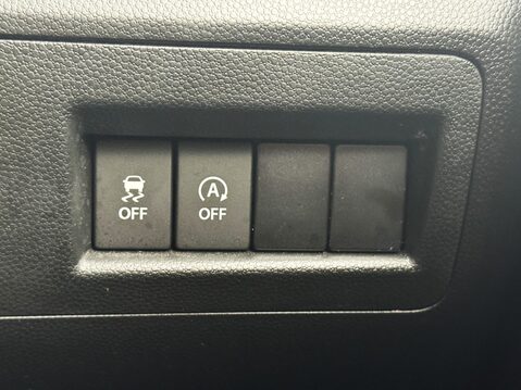 Suzuki Ignis 1.2 Dualjet 12V Hybrid SZ-T 5dr 26